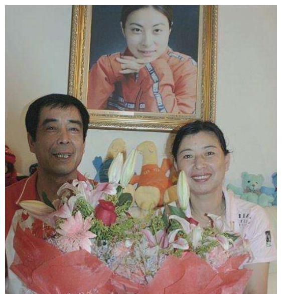 郭晶晶和霍怎么认识的__郭晶晶改变霍家