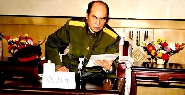 1992年,中央军委领导班子调整,配备有4名军委委员,都有谁?_1992年 ,中央军委领导班子调整,配备有4名军委委员,都有谁?_