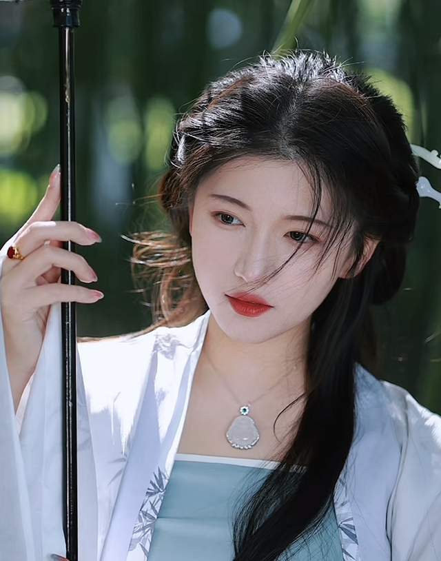 网红阿桃遭老公闺蜜背叛,婚房被抓直言享受