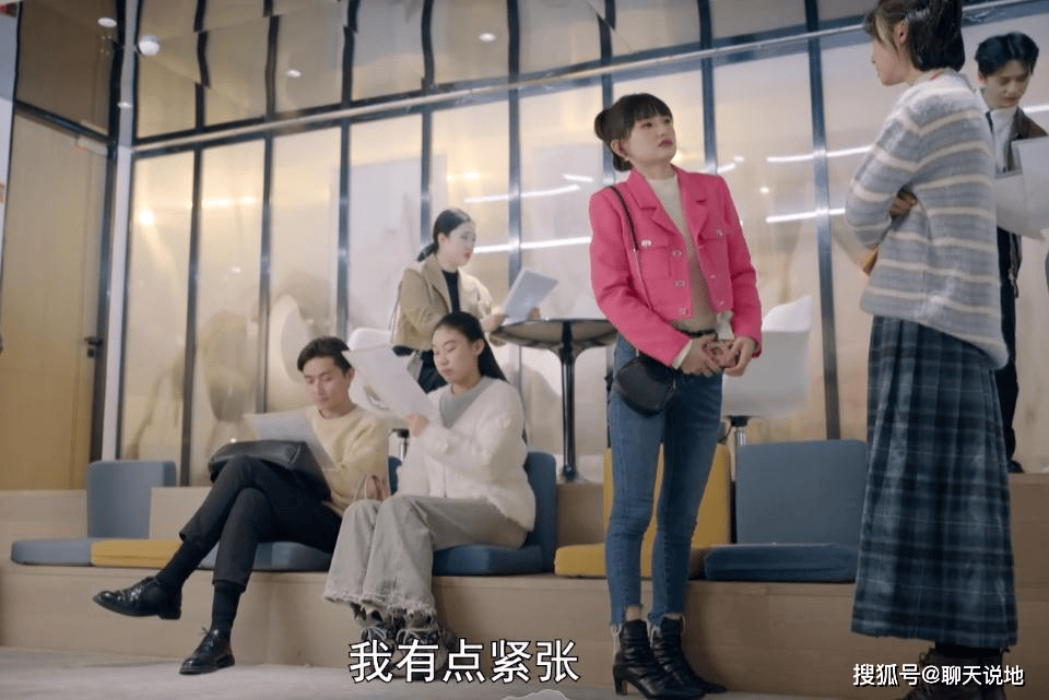不期而遇:前台小妹逆袭顶流,意外面试改变人生