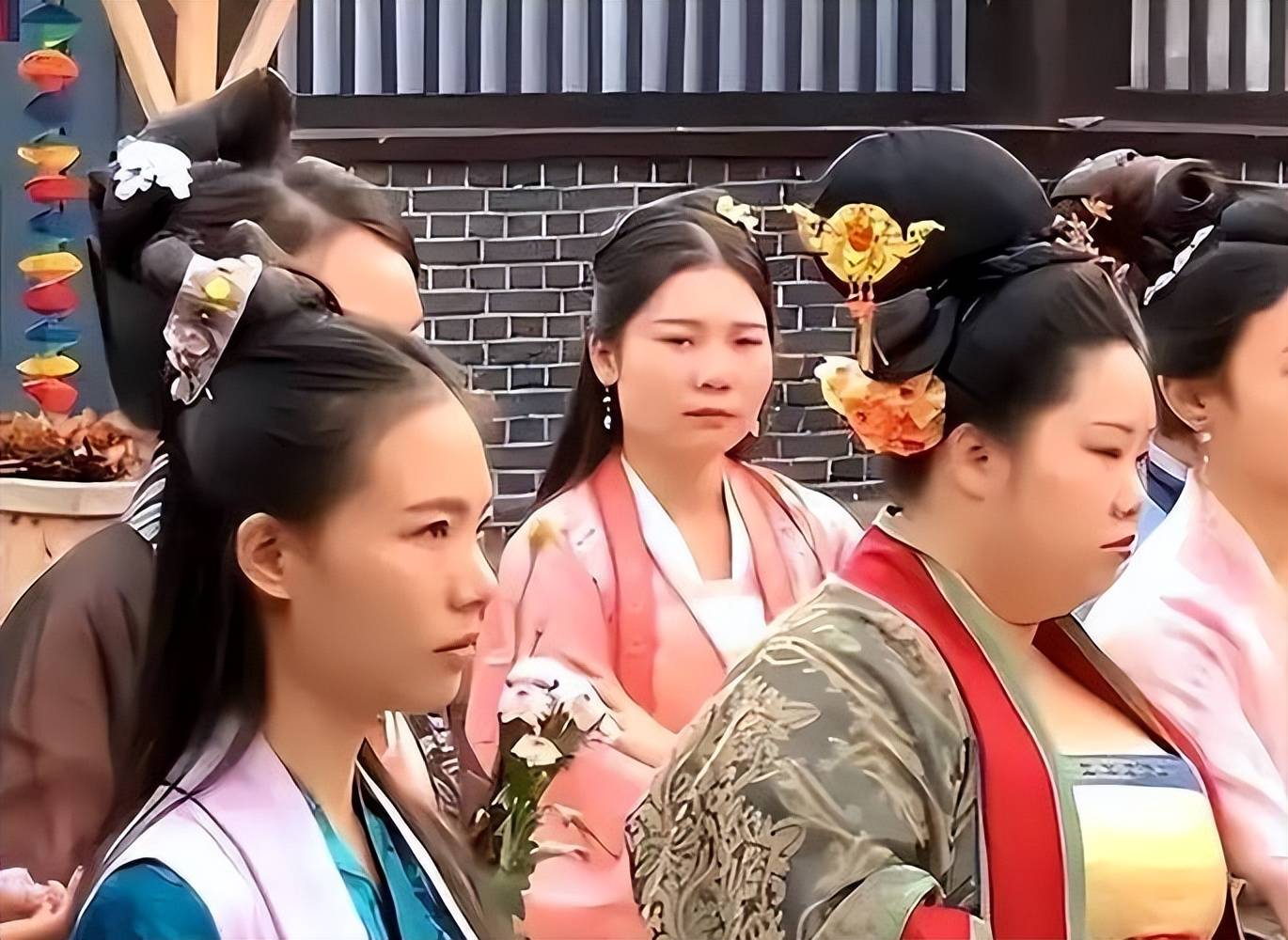 AI冲击横店群演:美女泛滥,懒汉何去何从?