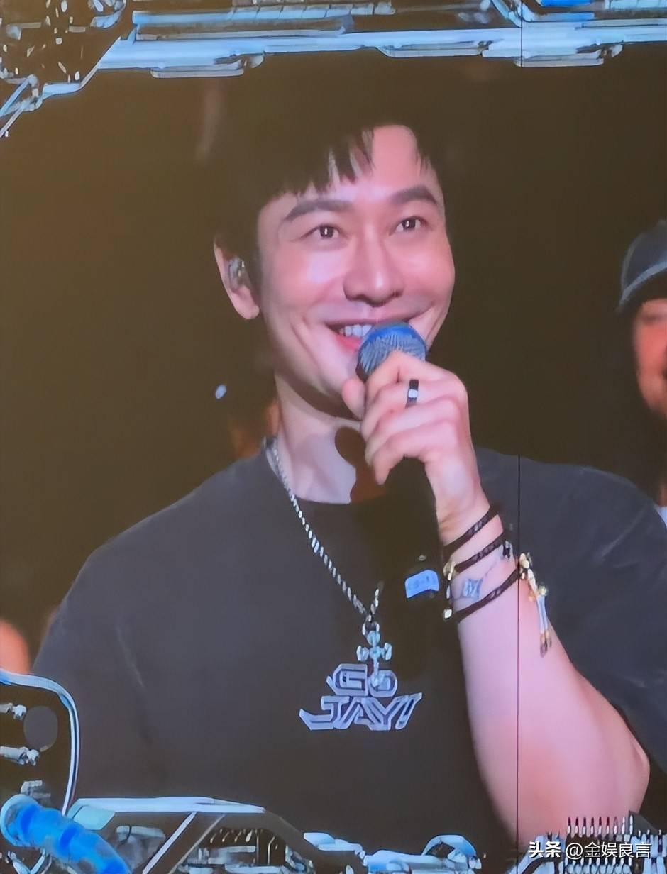 黄晓明夸昆凌引热议?观点引发讨论回顾
