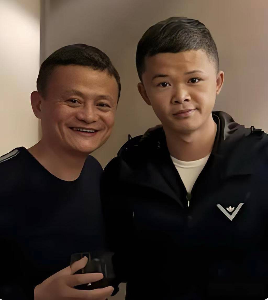 小马云当爸?女友怀孕双胞胎,网友质疑不断