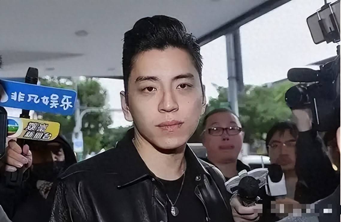 内娱顶流男星人设崩塌：镜头前后两副面孔