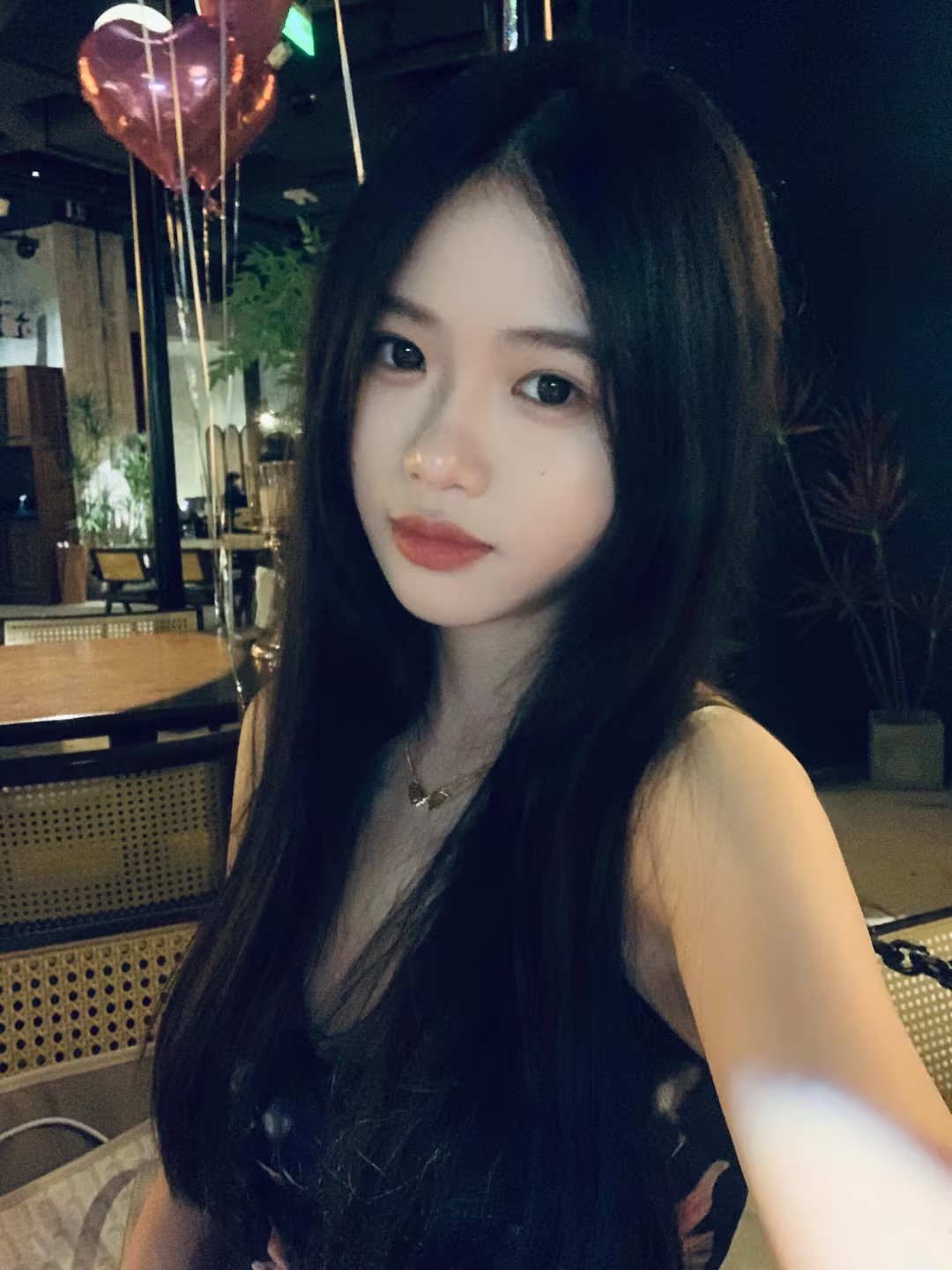 抖音小璐姐姐王璐和男友自拍流出，幸福笑容成亮点